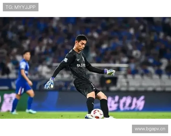 申花新帅上任，旧战术该废还是该留？球迷冲突背后揭示球队争冠底蕴何在？